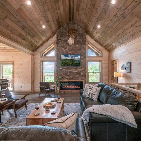 New / 3 King Suites / Sleeps12 / View / 5 Mi To Pf / Hot Tub 塞维尔维尔 外观 照片