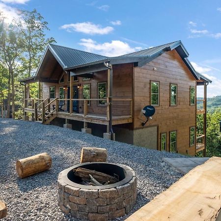 New / 3 King Suites / Sleeps12 / View / 5 Mi To Pf / Hot Tub 塞维尔维尔 外观 照片