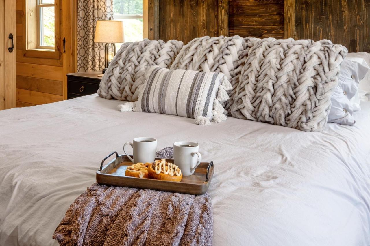 New / 3 King Suites / Sleeps12 / View / 5 Mi To Pf / Hot Tub 塞维尔维尔 外观 照片