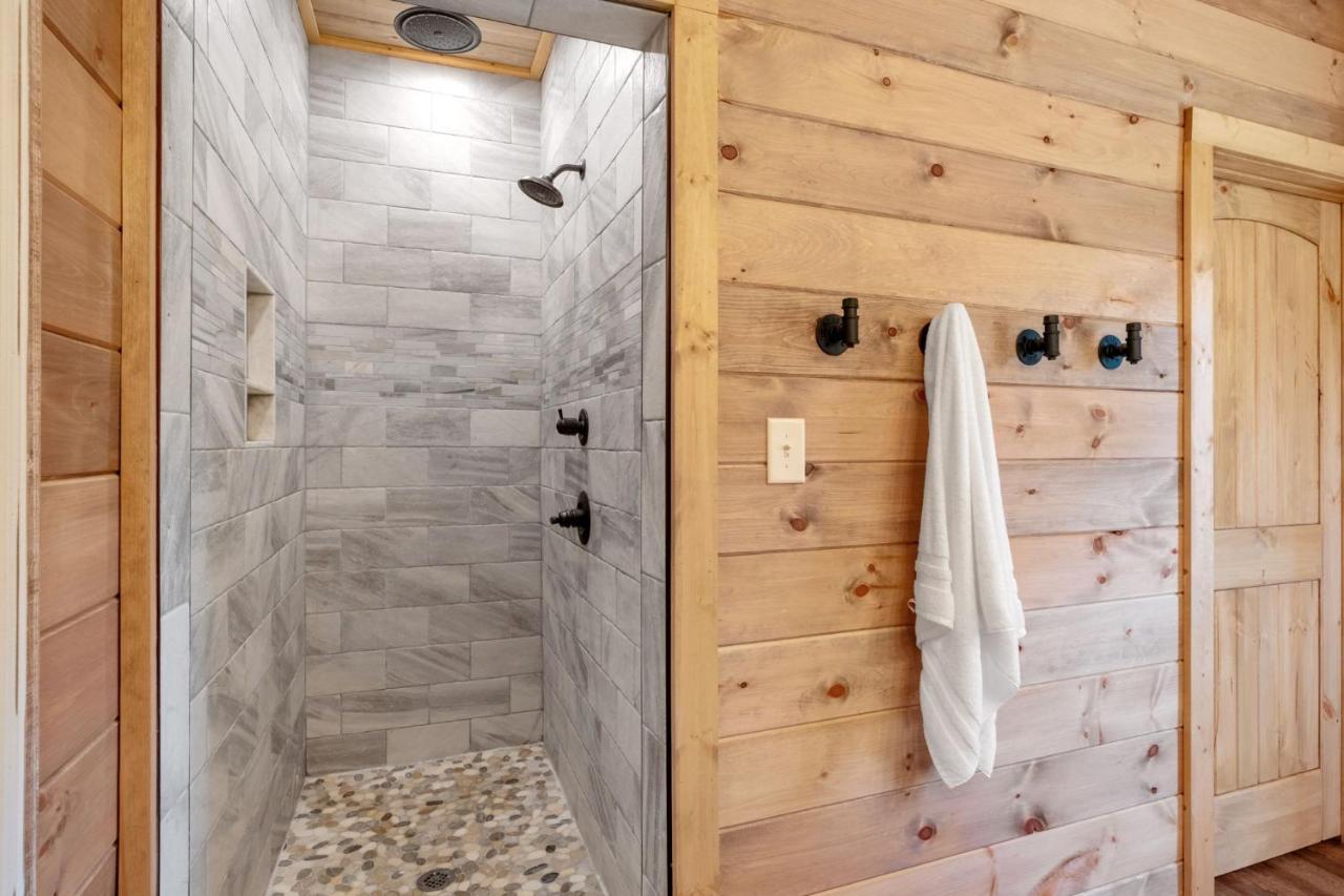 New / 3 King Suites / Sleeps12 / View / 5 Mi To Pf / Hot Tub 塞维尔维尔 外观 照片