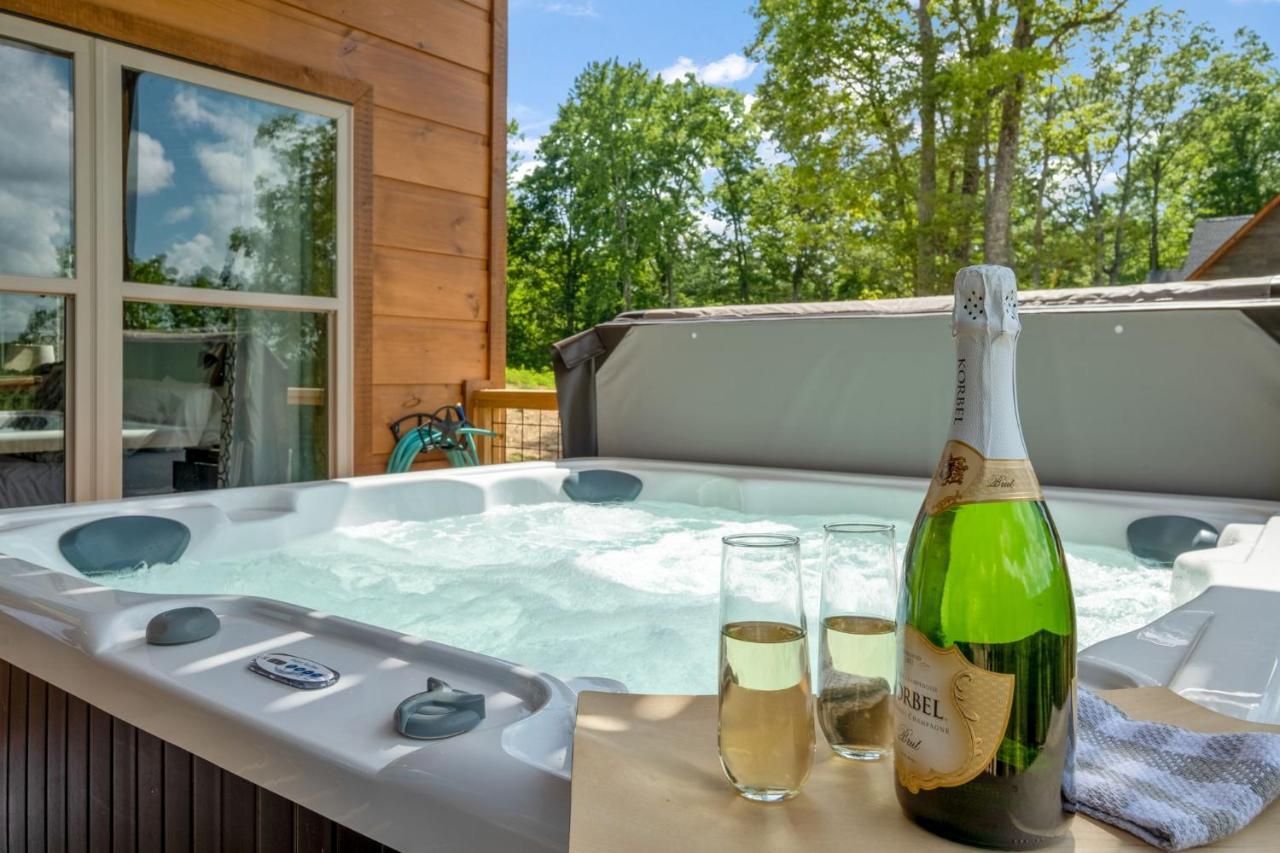 New / 3 King Suites / Sleeps12 / View / 5 Mi To Pf / Hot Tub 塞维尔维尔 外观 照片