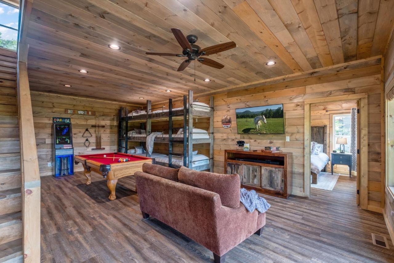 New / 3 King Suites / Sleeps12 / View / 5 Mi To Pf / Hot Tub 塞维尔维尔 外观 照片
