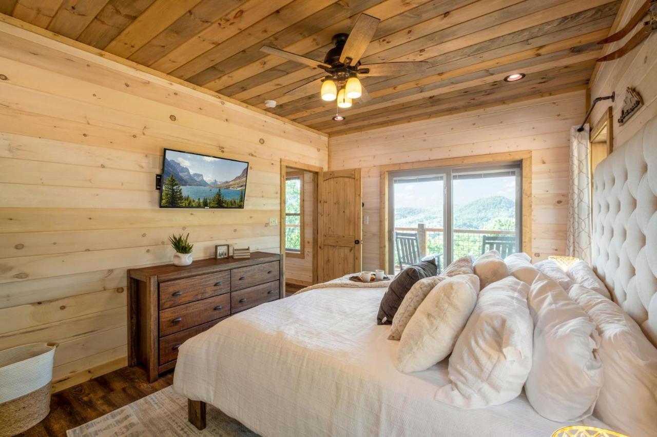 New / 3 King Suites / Sleeps12 / View / 5 Mi To Pf / Hot Tub 塞维尔维尔 外观 照片