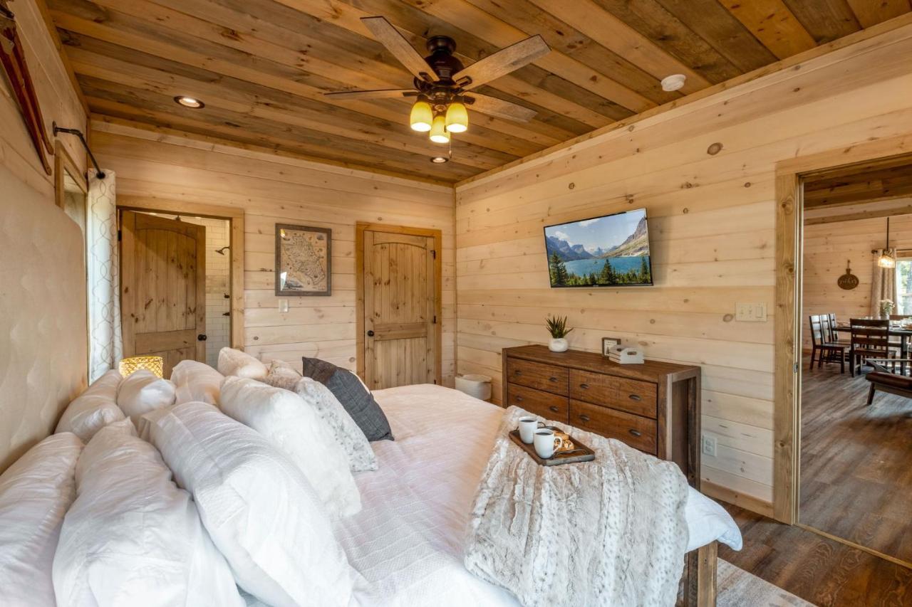 New / 3 King Suites / Sleeps12 / View / 5 Mi To Pf / Hot Tub 塞维尔维尔 外观 照片