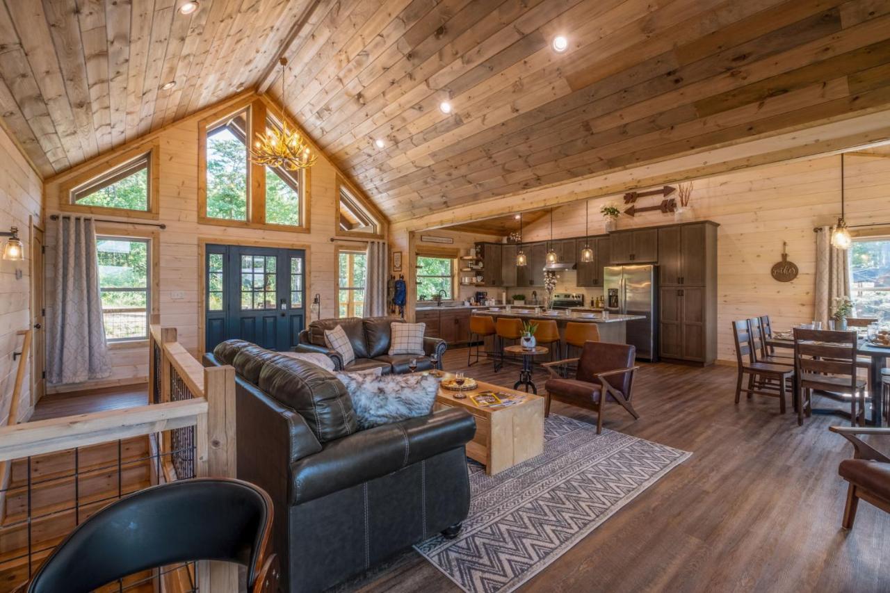 New / 3 King Suites / Sleeps12 / View / 5 Mi To Pf / Hot Tub 塞维尔维尔 外观 照片