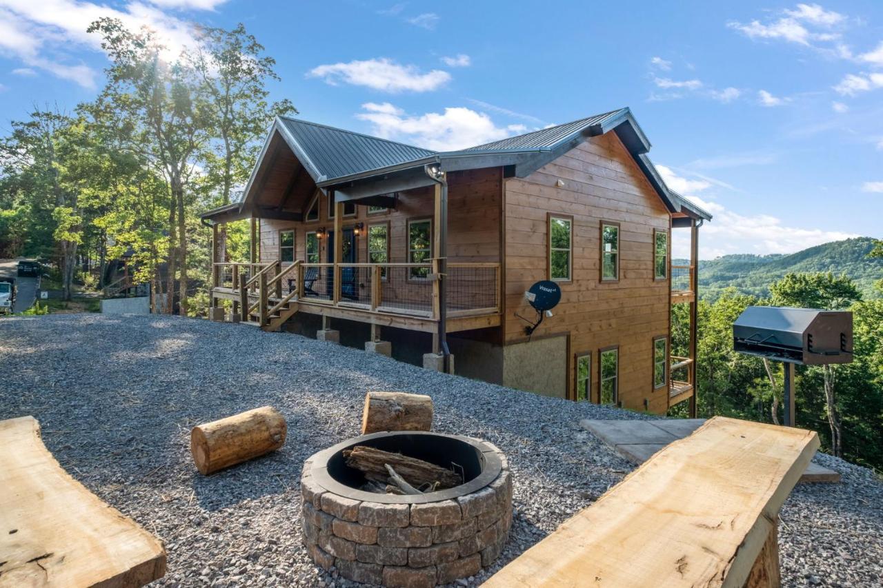New / 3 King Suites / Sleeps12 / View / 5 Mi To Pf / Hot Tub 塞维尔维尔 外观 照片