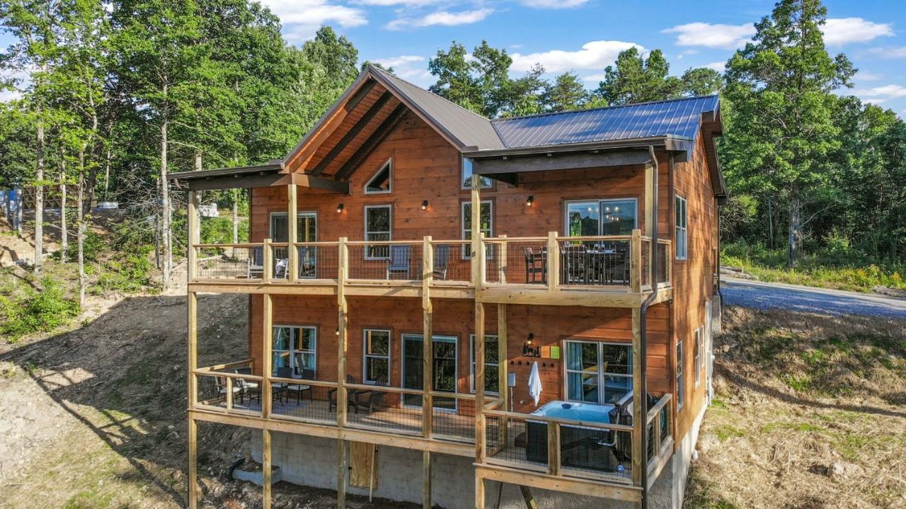 New / 3 King Suites / Sleeps12 / View / 5 Mi To Pf / Hot Tub 塞维尔维尔 外观 照片
