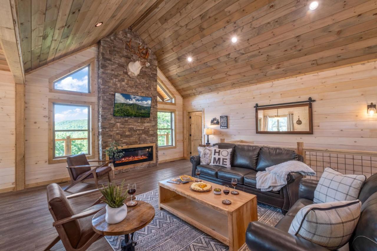 New / 3 King Suites / Sleeps12 / View / 5 Mi To Pf / Hot Tub 塞维尔维尔 外观 照片