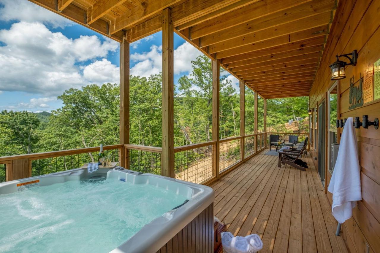New / 3 King Suites / Sleeps12 / View / 5 Mi To Pf / Hot Tub 塞维尔维尔 外观 照片